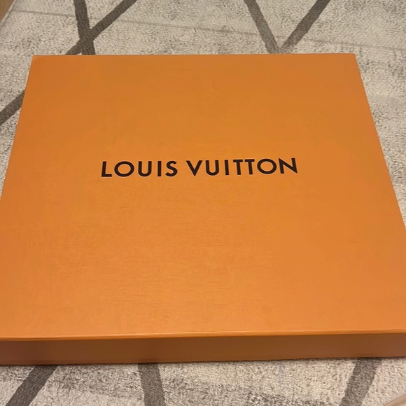 Louis Vuitton Neverfull MM - Picture 10 of 14